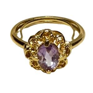 Lavender Glass Gold Tone Flower Ring – Adjustable Size 6–8
